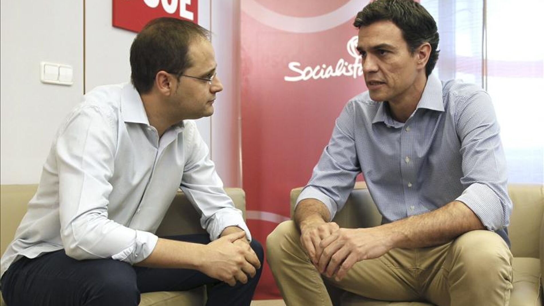 C&eacute;sar Luena junto a Pedro S&aacute;nchez