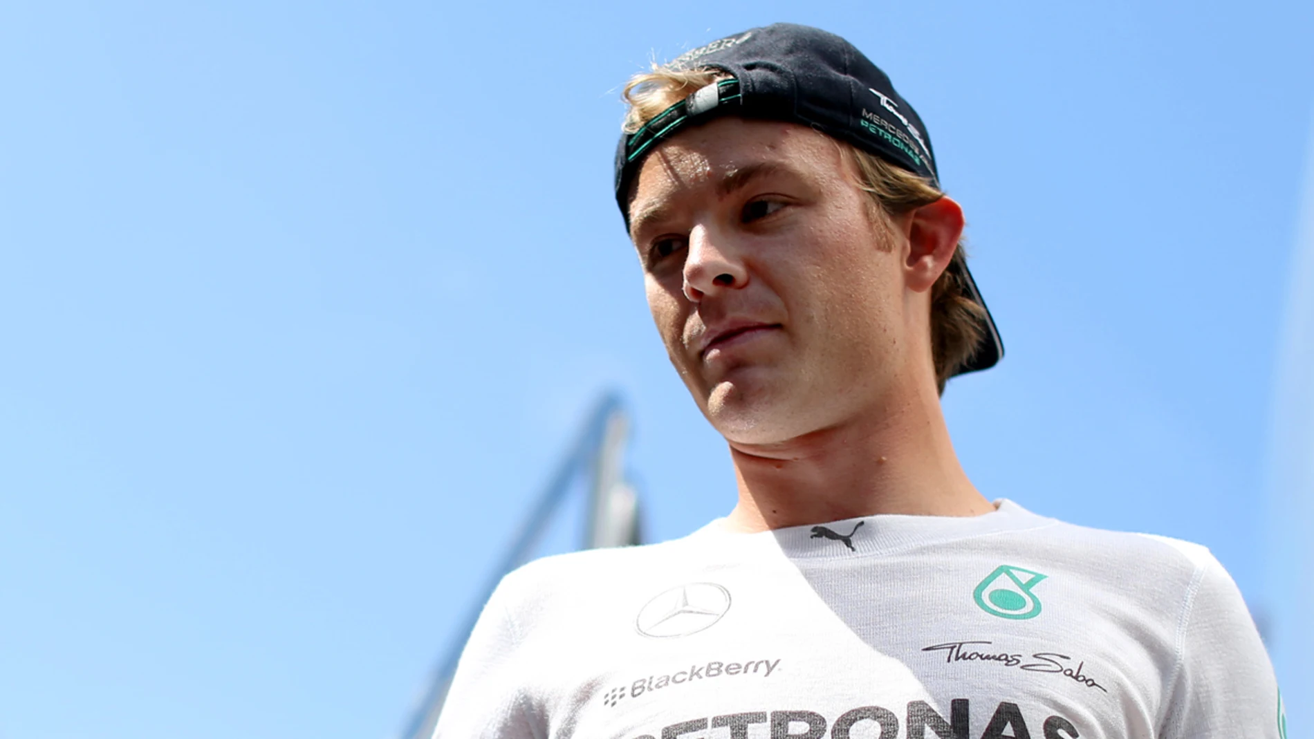 Rosberg, con la gorra hacia atrás