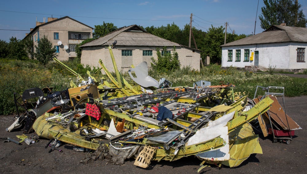 Restos del avión malasio derribado en Ucrania