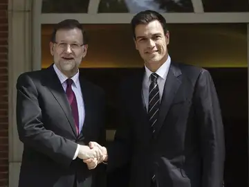 Mariano Rajoy recibe a Pedro Sánchez en la Moncloa Mariano Rajoy recibe a Pedro Sánchez en la Moncloa