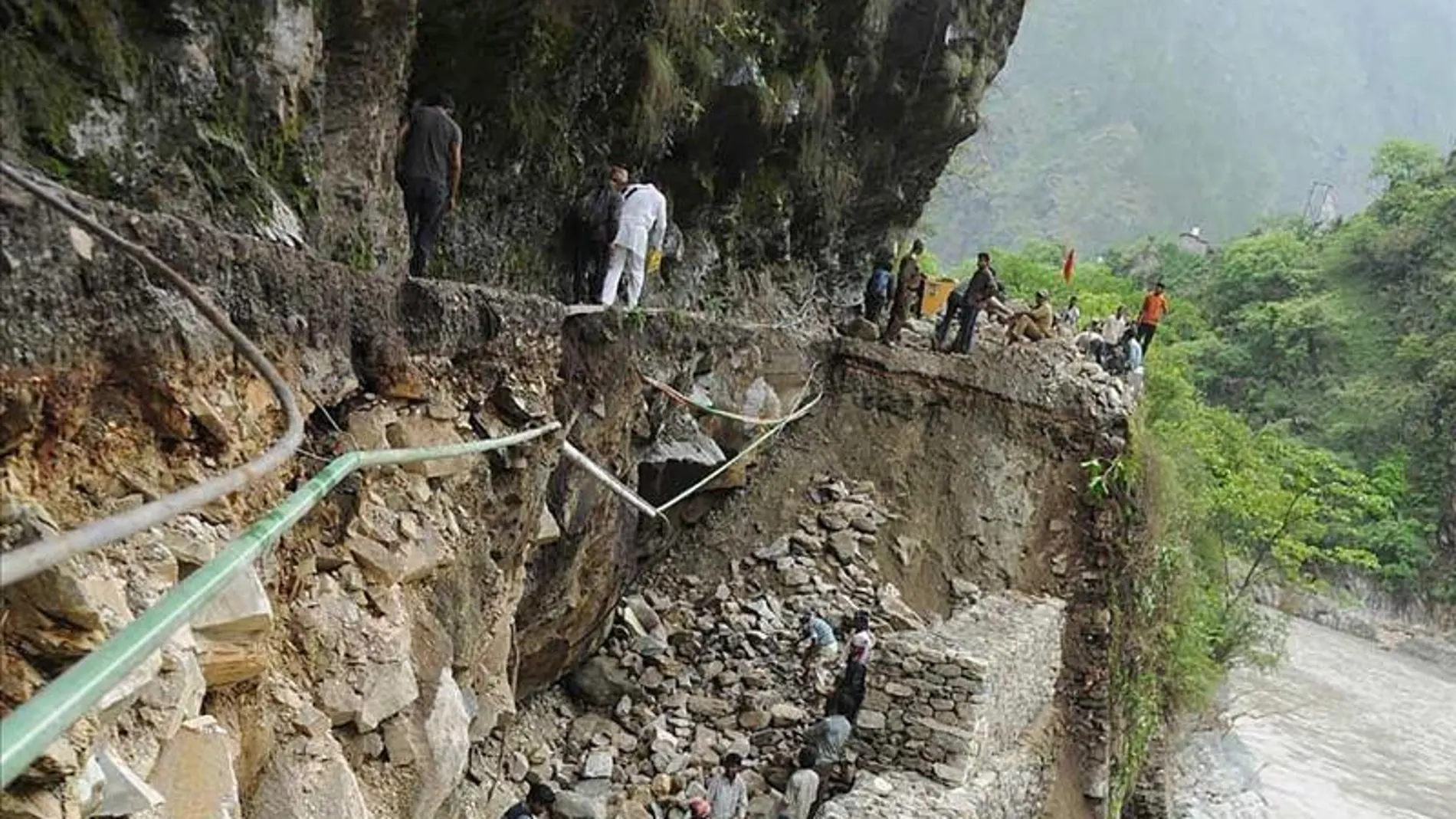 El corrimiento de tierra ocurrido por las fuertes lluvias en Maharastra, en la India El corrimiento de tierra ocurrido por las fuertes lluvias en Maharastra, en la India