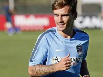 Griezmann, feliz durante su primer entrenamiento con el Atleti Griezmann, feliz durante su primer entrenamiento con el Atleti
