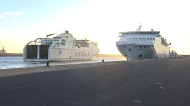 Crece el número de viajeros que utilizan el barco entre Canarias y la península