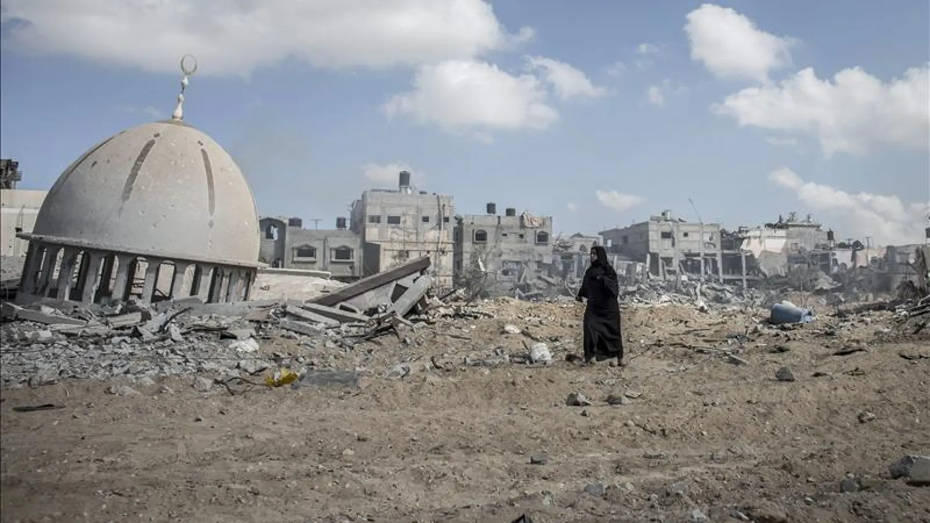 La Franja de Gaza, tras un bombardeo israelí - Imagen de archivo La Franja de Gaza, tras un bombardeo israelí - Imagen de archivo