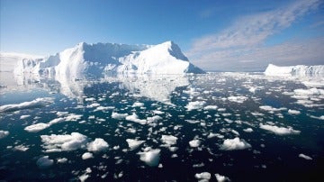 El deshielo del Ártico provoca olas de hasta cinco metros