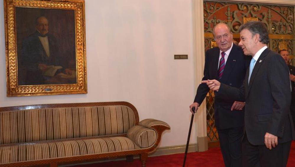 El rey Juan Carlos I, con Juan Manuel Santos