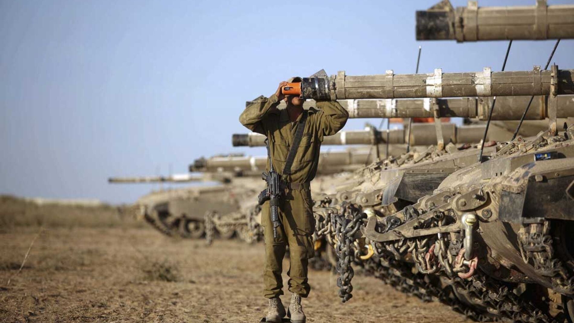 Milicias palestinas lanzan tres cohetes