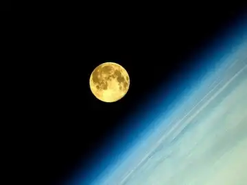 La superluna, captada desde el espacio La superluna, captada desde el espacio