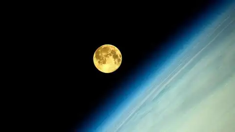 La superluna, captada desde el espacio La superluna, captada desde el espacio