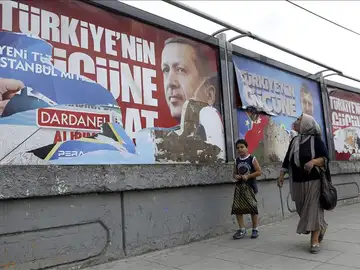 Comienzan las primera elecciones presidenciales con el voto popular en Turquía Comienzan las primera elecciones presidenciales con el voto popular en Turquía