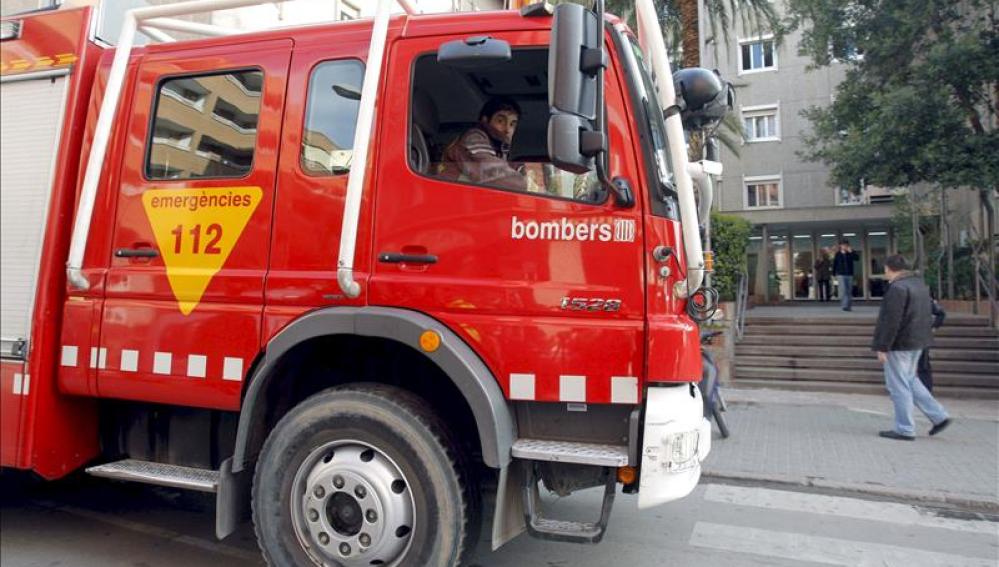 Un coche de bomberos en un suceso