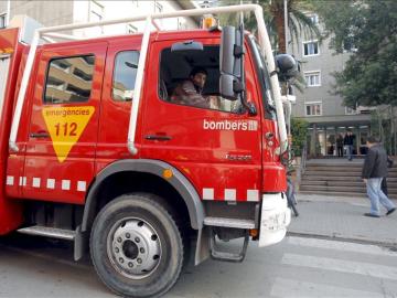 Un coche de bomberos en un suceso