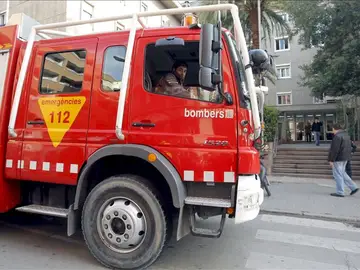 Un coche de bomberos en un suceso Un coche de bomberos en un suceso