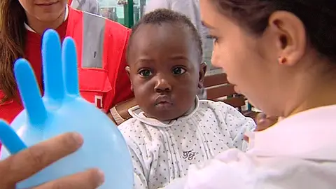 Princesa, la pequeña que ha llegado sola en una patera a Tarifa Princesa, la pequeña que ha llegado sola en una patera a Tarifa