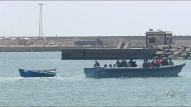 Interceptan una patera con 27 subsaharianos que pretendía llegar al puerto de Melilla