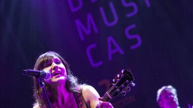 Amaral conquista al público del Sonorama con grandes clásicos y un avance del próximo disco