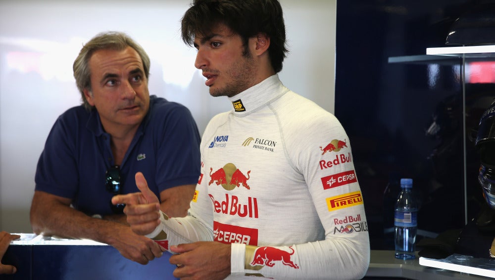 Carlos Sainz Jr junto a su padre