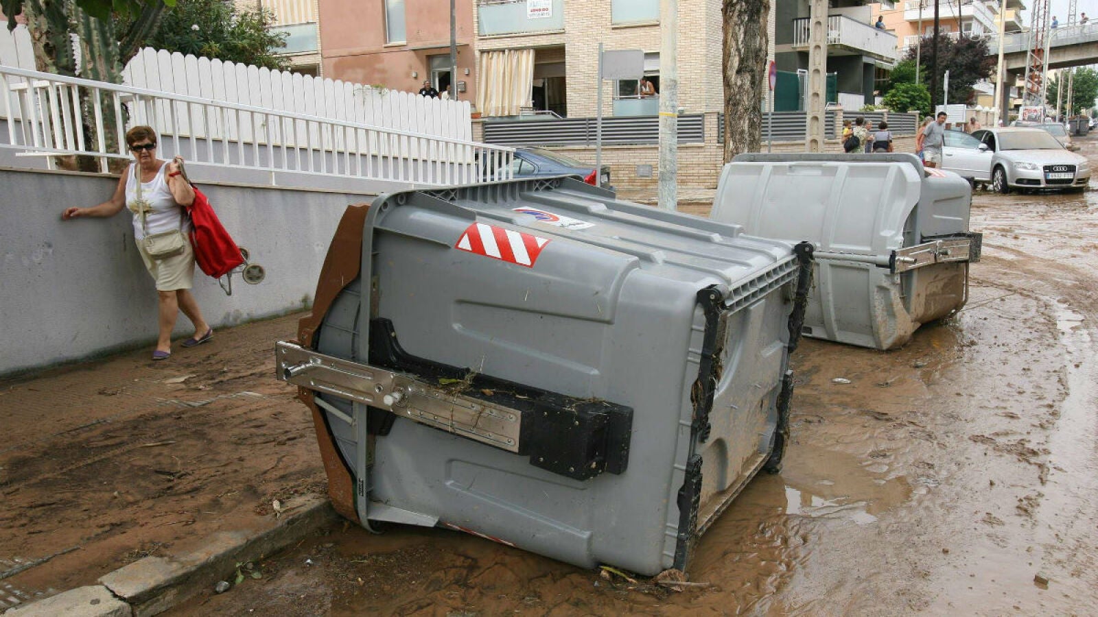 Casi 800 llamadas a emergencias en Cataluña por las fuertes lluvias