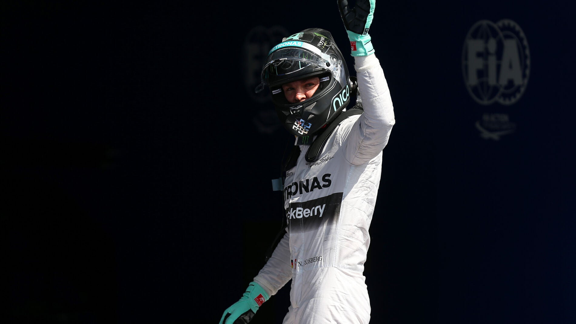 Rosberg saluda en Spa despu&eacute;s de la clasificaci&oacute;n