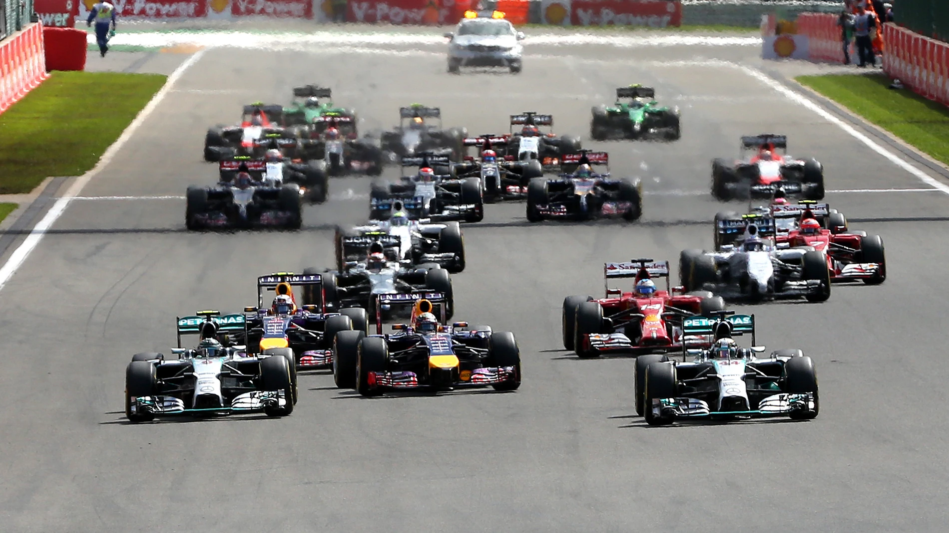 La salida del Gran Premio de Bélgica de la temporada 2013/2014
