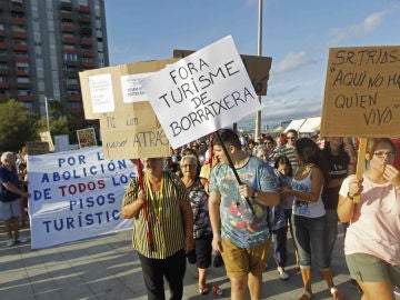 La Barceloneta se moviliza de nuevo tras rechazar el plan del Ayuntamiento