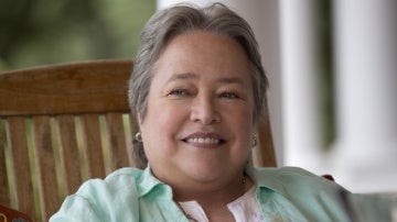 Kathy Bates ganó anoche el Emmy a mejor actriz secundaria por su papel en la mini serie ‘American Horror Story’. Su última aparición en el cine fue en la comedia ‘Tammy’, un film de Ben Falcone