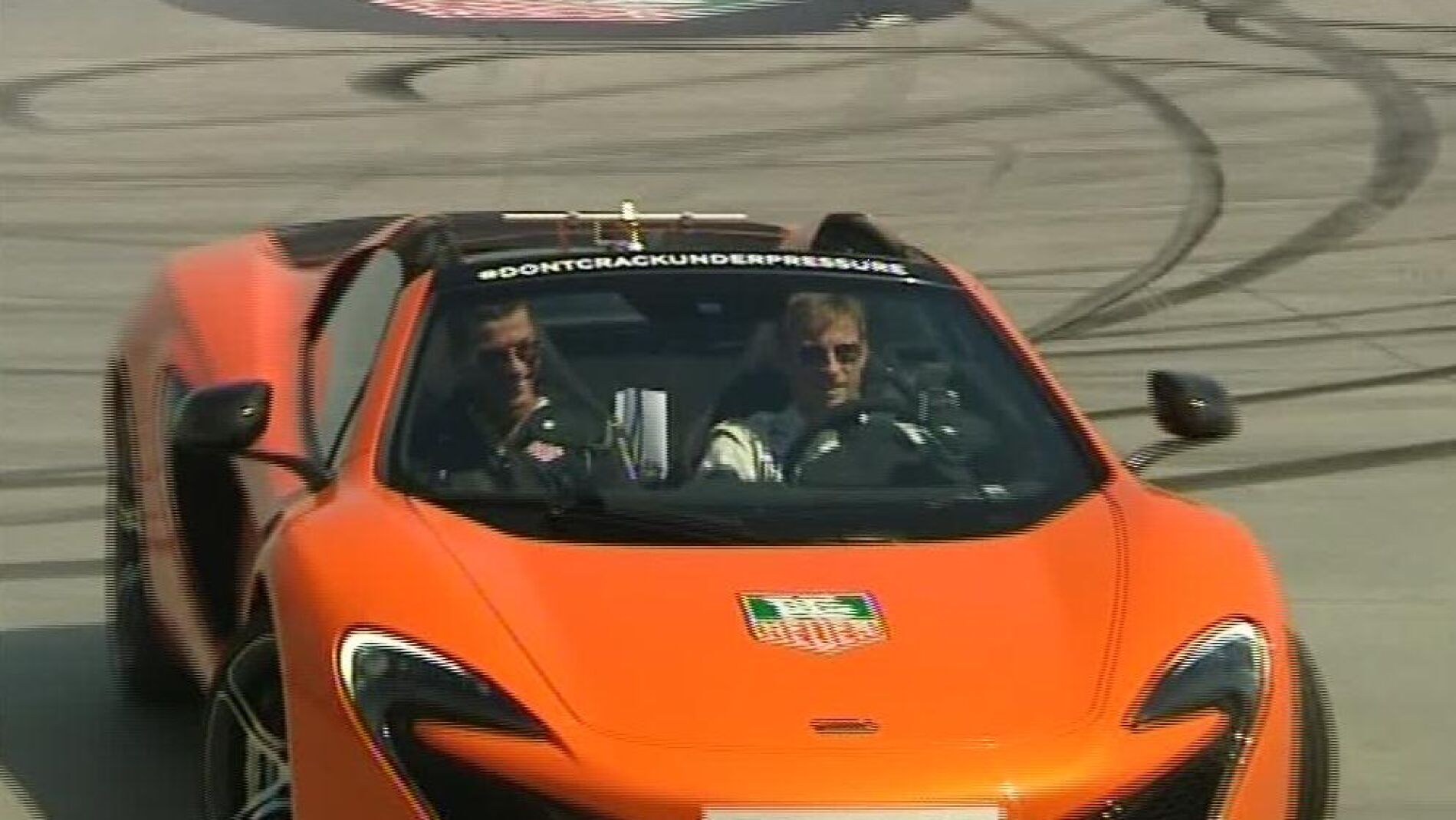 Cristiano Ronaldo, copiloto de Button por un d&iacute;a