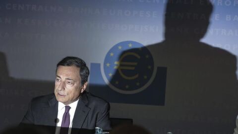 Mario Draghi anuncia la bajada de los tipos