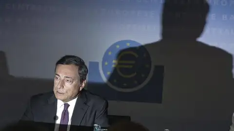 Mario Draghi anuncia la bajada de los tipos Mario Draghi anuncia la bajada de los tipos