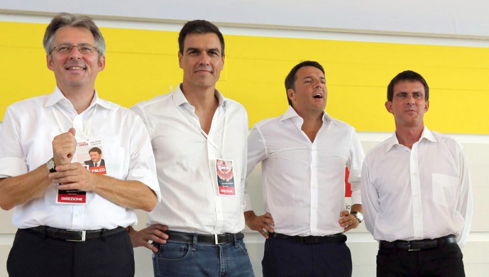 Pedro Sánchez, junto a Renzi y Valls