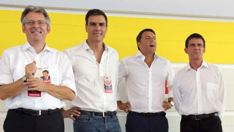 Pedro S&aacute;nchez, junto a Renzi y Valls
