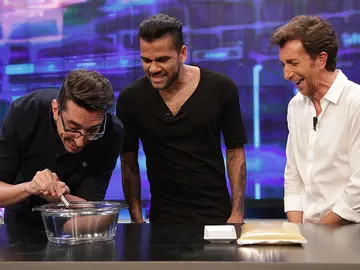 Marron, Dani Alves y Pablo Motos en El Hormiguero 3.0 Marron, Dani Alves y Pablo Motos en El Hormiguero 3.0