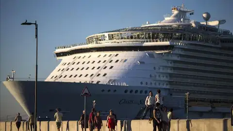 El Braco 'Oasis of the Seas' en Málaga El Braco 'Oasis of the Seas' en Málaga