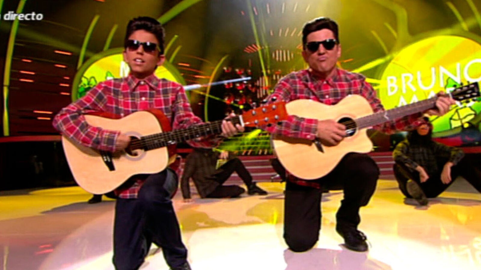 Manel Fuentes y su hijo Max Fuentes imitan a Bruno Mars