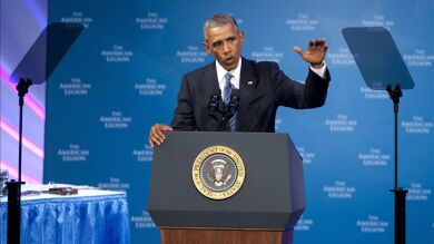 Un joven interrumpe a Obama en gala hispana para pedirle que pare deportaciones