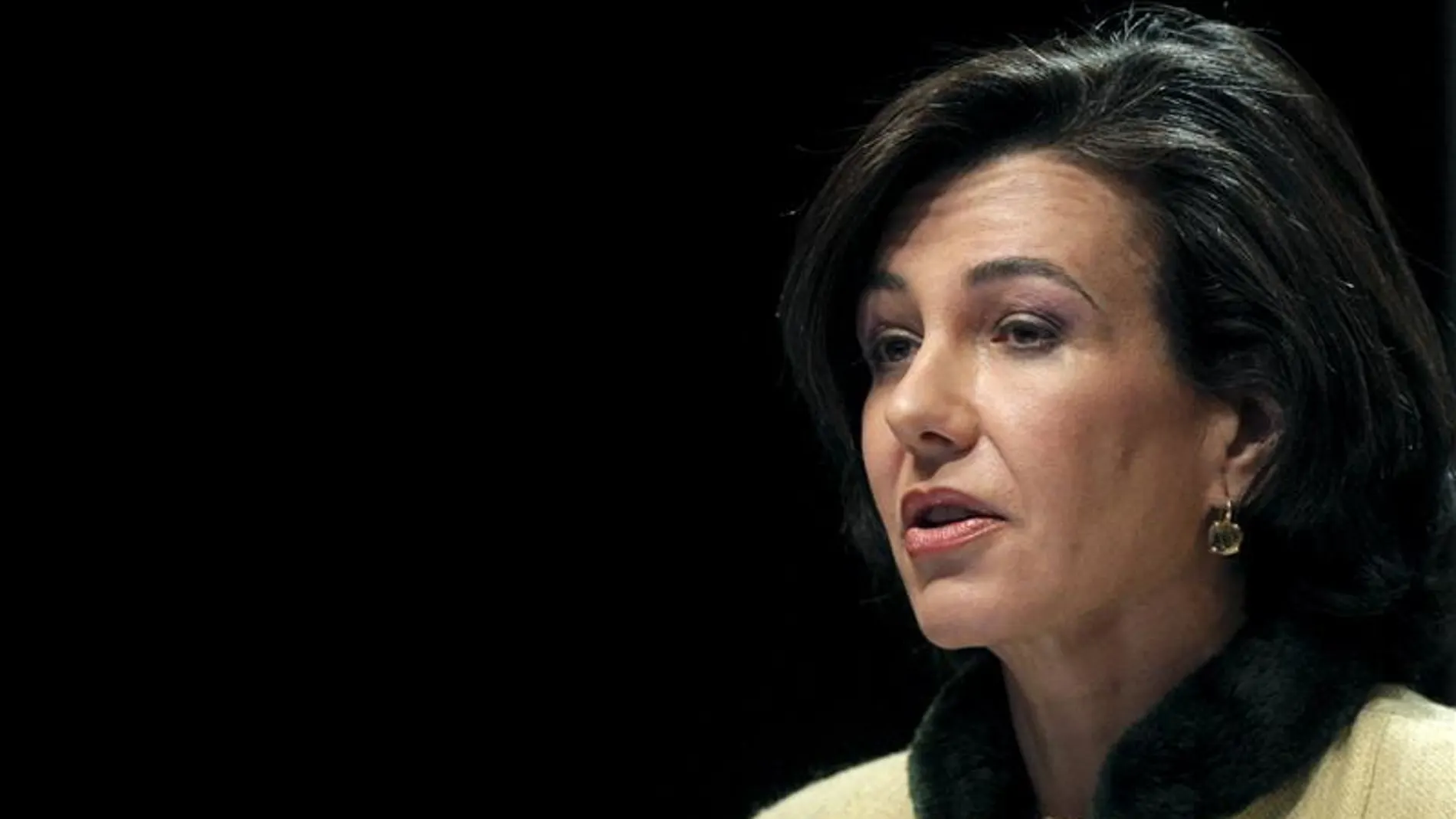 Ana Botín preside por primera vez una Junta del Banco Santander Ana Botín preside por primera vez una Junta del Banco Santander
