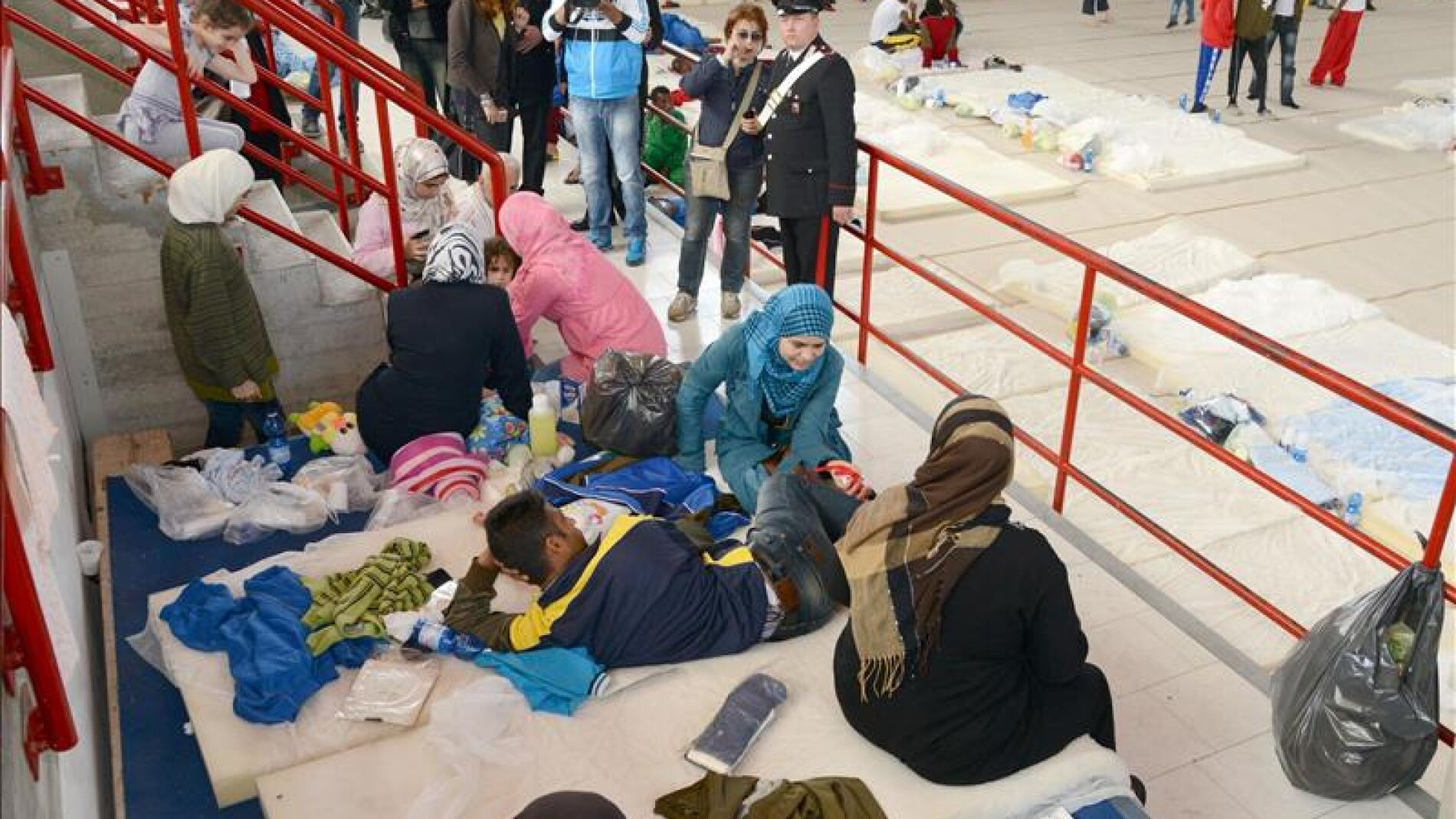 Se hunde una embarcaci&oacute;n con 250 inmigrantes africanos en las costas libias