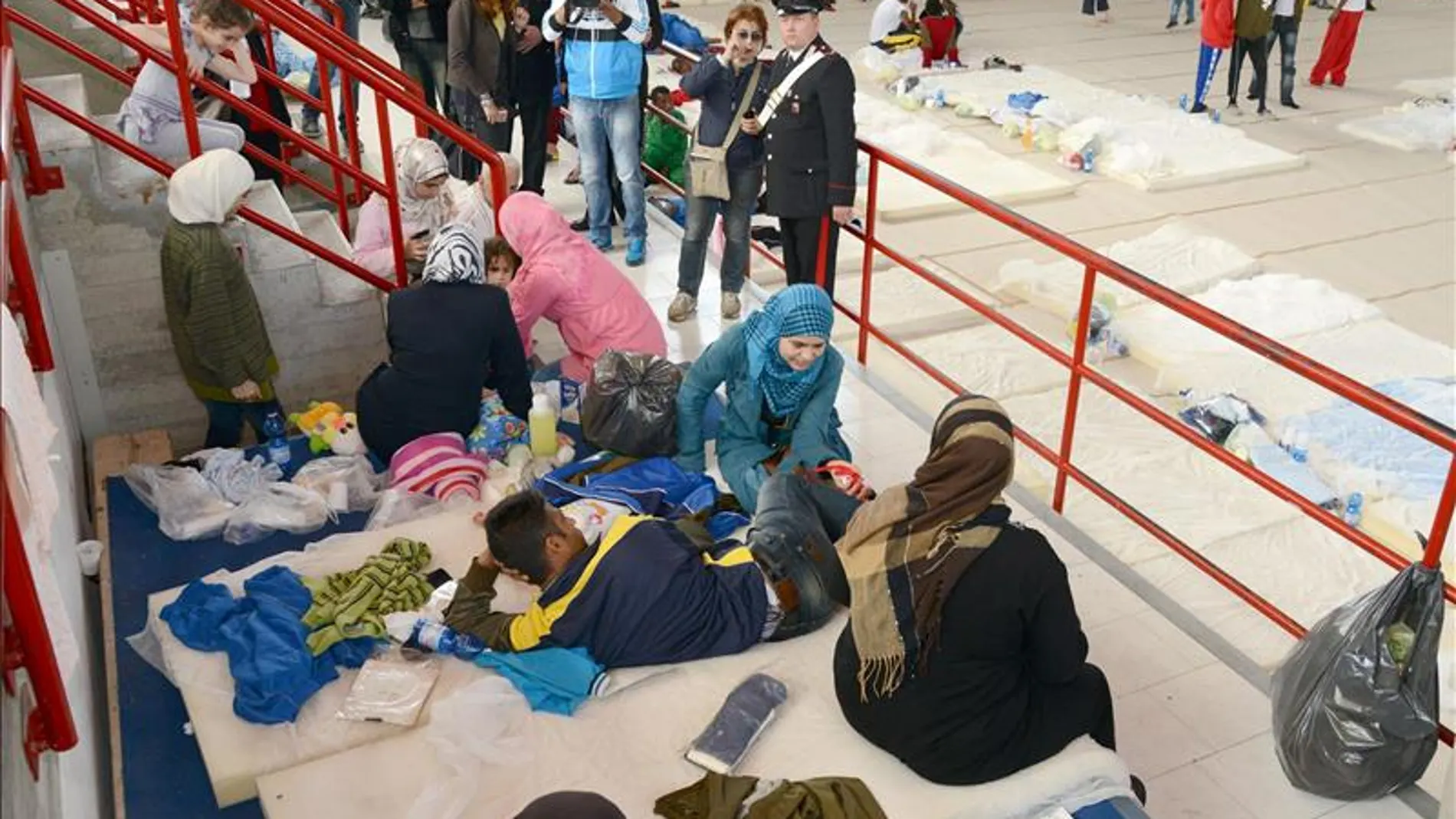 Se hunde una embarcación con 250 inmigrantes africanos en las costas libias Se hunde una embarcación con 250 inmigrantes africanos en las costas libias