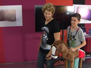 Daniel Diges en los ensayos de Tu cara me suena Mini: "No nos pongáis tantos aguditos, que nos vamos a quedar sin voz" Daniel Diges en los ensayos de Tu cara me suena Mini: "No nos pongáis tantos aguditos, que nos vamos a quedar sin voz"