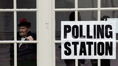 Un ciudadano escocés en un colegio electoral Un ciudadano escocés en un colegio electoral