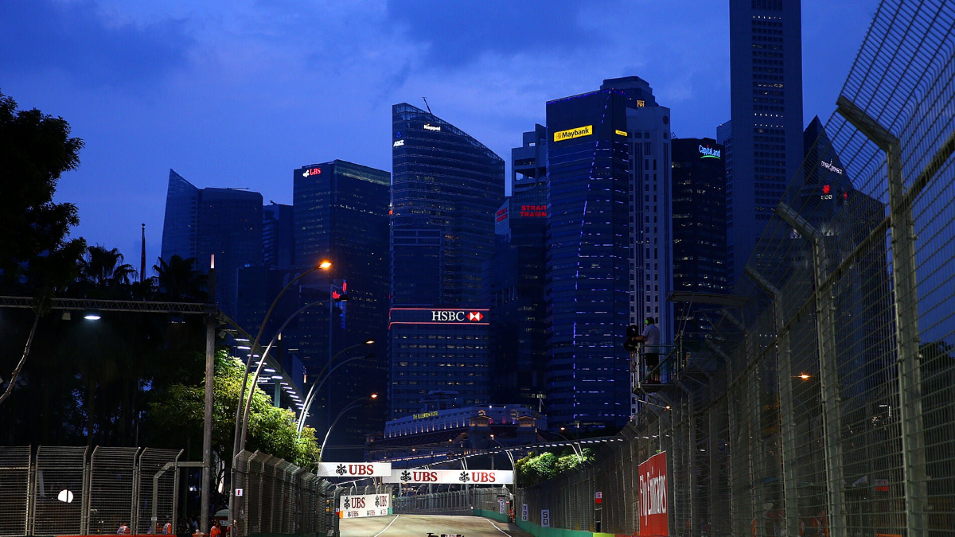 Alonso, a bordo del Ferrari en Marina Bay