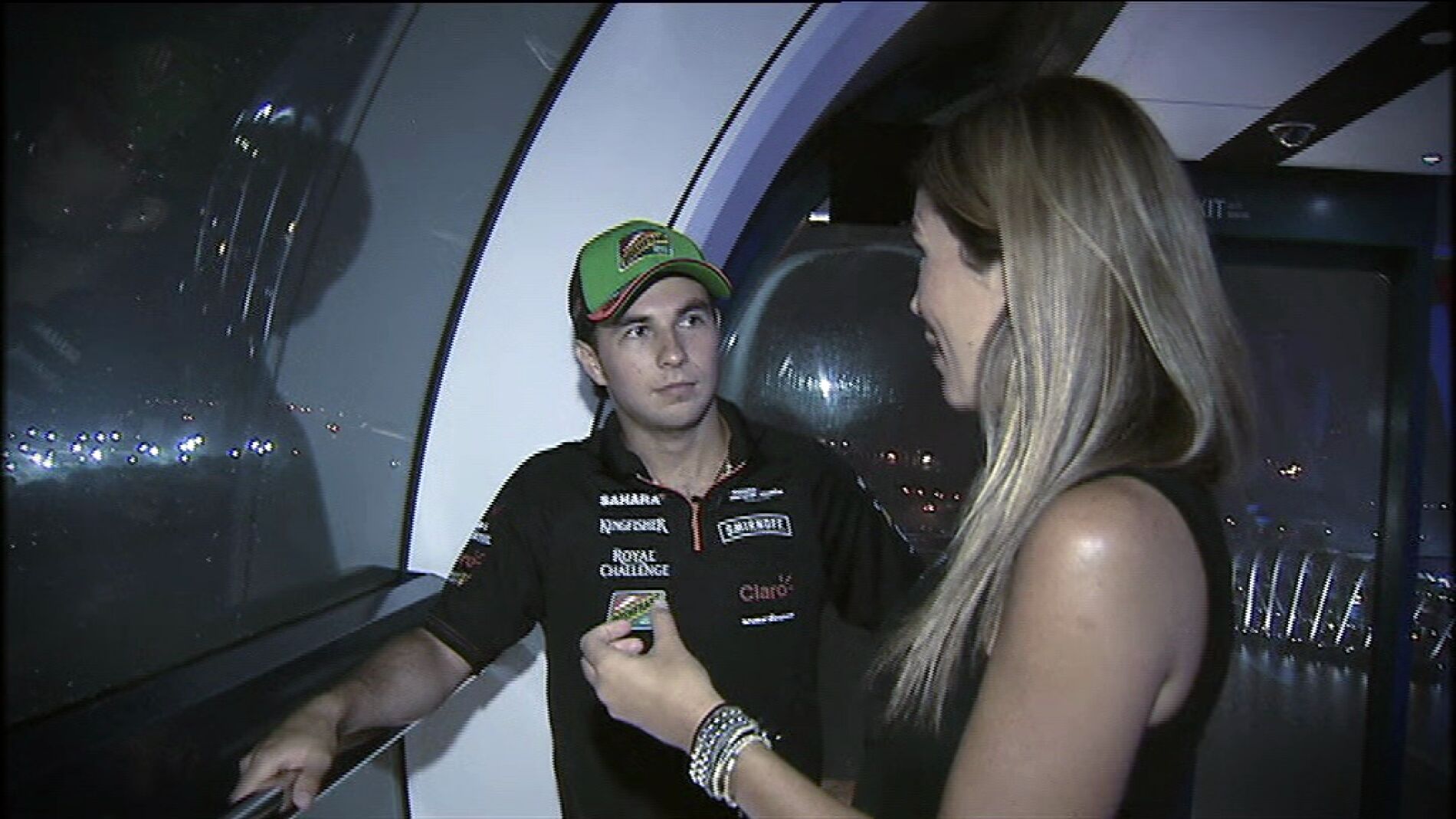 Nira Juanco entrevista a Checo P&eacute;rez