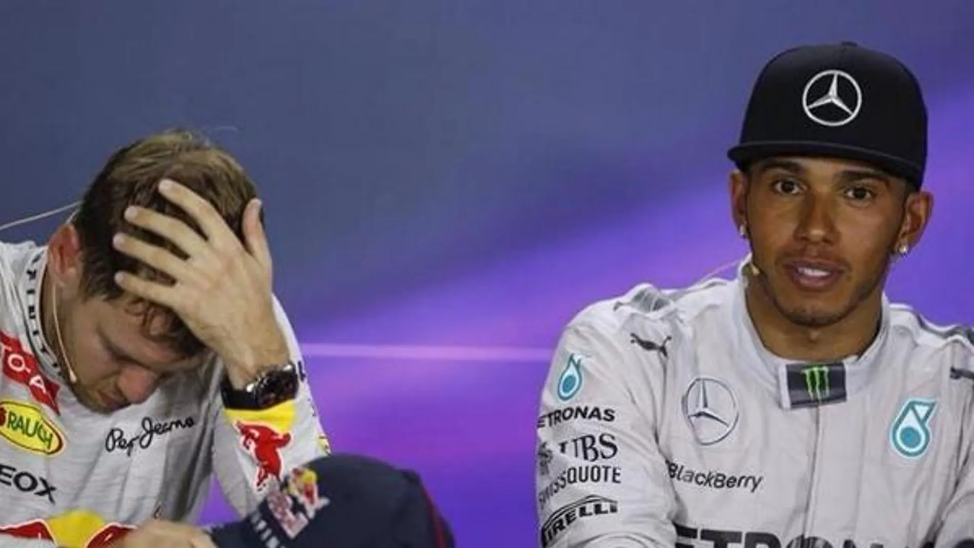 Vettel, extenuado en rueda de prensa