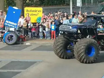 Un monster-truck deja tres muertos Un monster-truck deja tres muertos