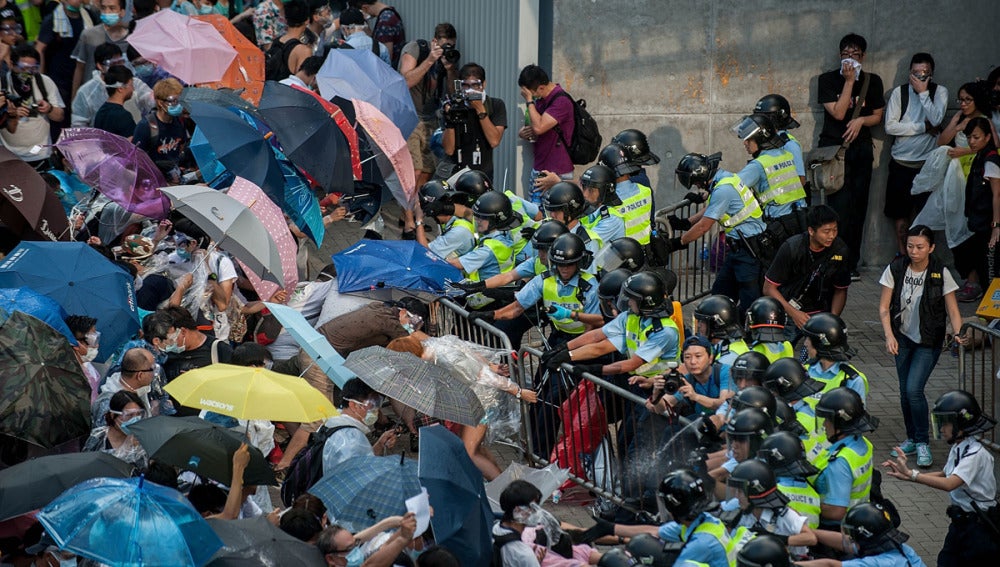 Enfrentamientos en Hong Kong (28-09-2014)