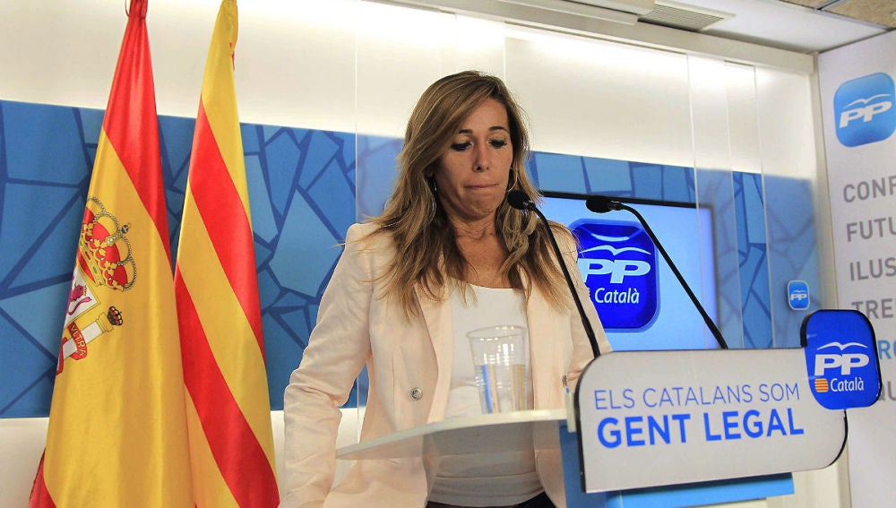 Sánchez Camacho, comparece tras la firma por parte del president Artur Mas
