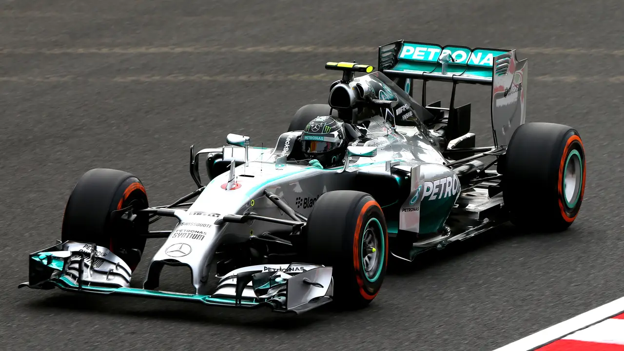 Alonso termina tercero en los Libres 1 de Japón ante un Rosberg líder