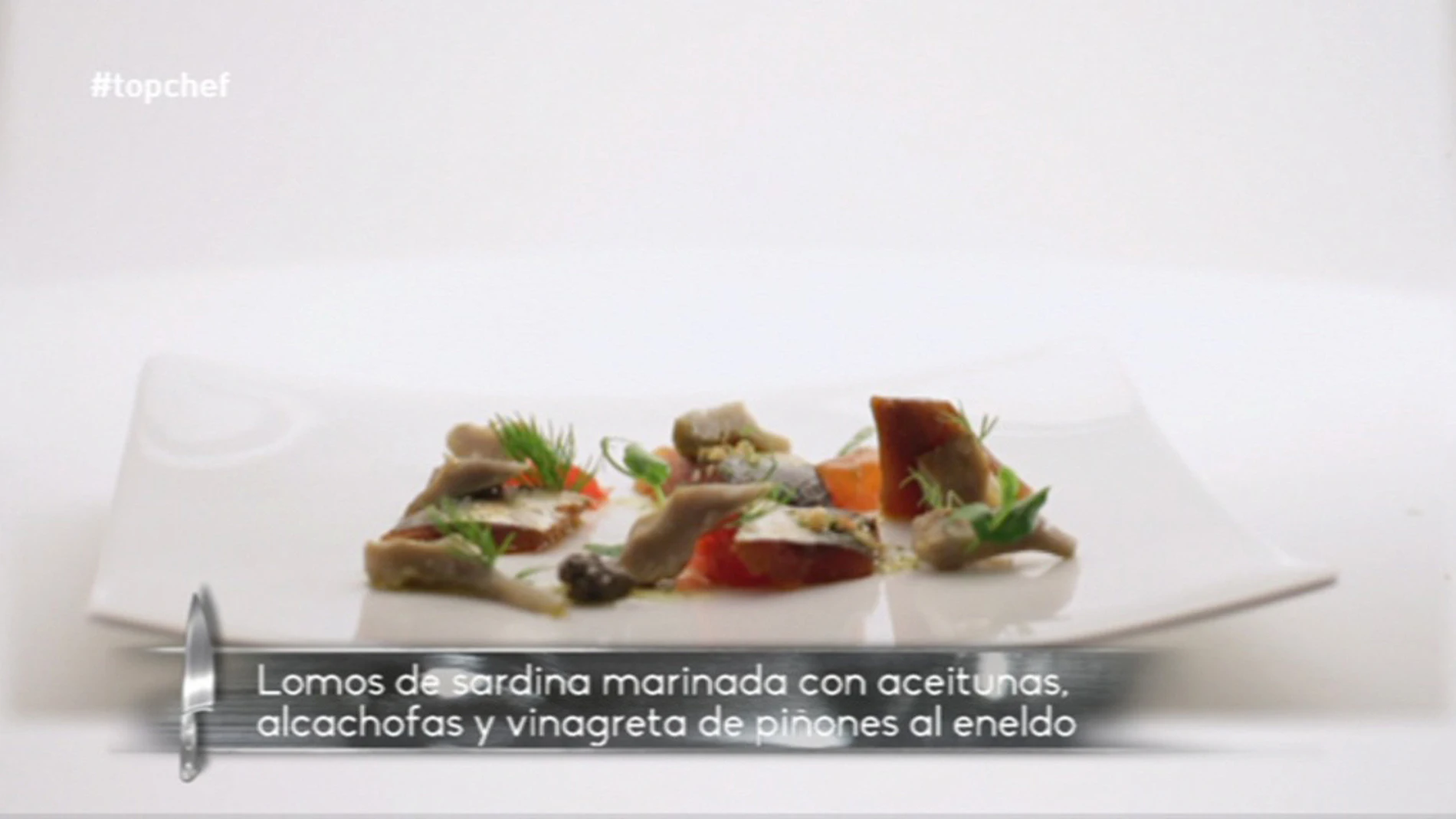 Sardinas marinadas con aceitunas y alcachofas