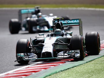 Rosberg, por delante de Hamilton