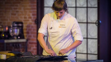 El color amarillo deja a Rebeca fuera de las cocinas de Top Chef